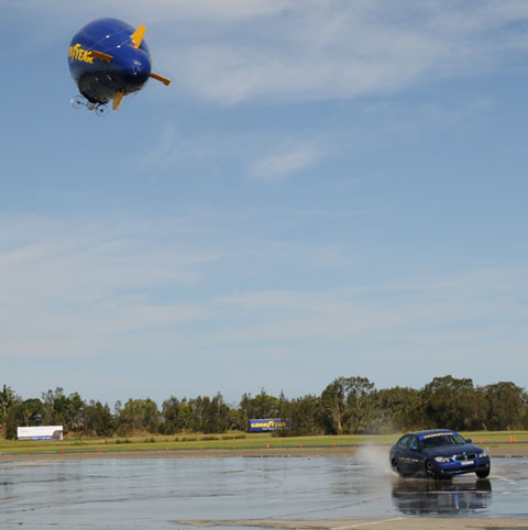 Goodyear_Blimp_AS7_med